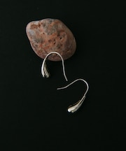 SMELLY so　drop hook pierce
