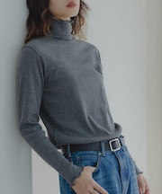 『UR TECH』蓄熱ハイネックメロウプルオーバー