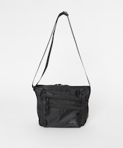 URD マルチポケットショルダーバッグ