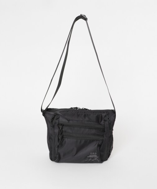 URD マルチポケットショルダーバッグ