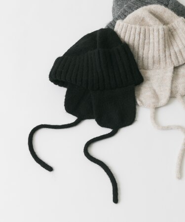 イヤーフラップニットキャップ