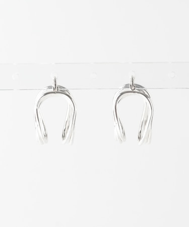 CHIGNON 3ラインカーブピアス