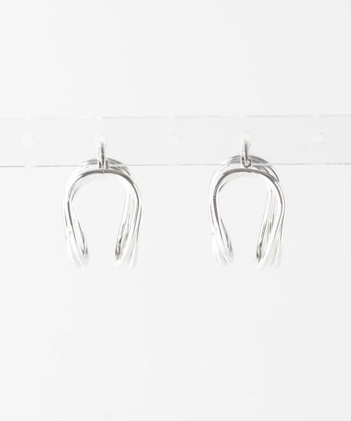 CHIGNON 3ラインカーブピアス