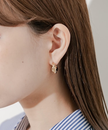 プランプツイストワンタッチピアス