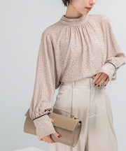 ギャザーハイネックブラウス