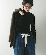 『UR TECH』ハイネックリブニット