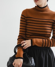 『UR TECH』ハイネックリブニット