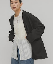 プチフリルブラウス