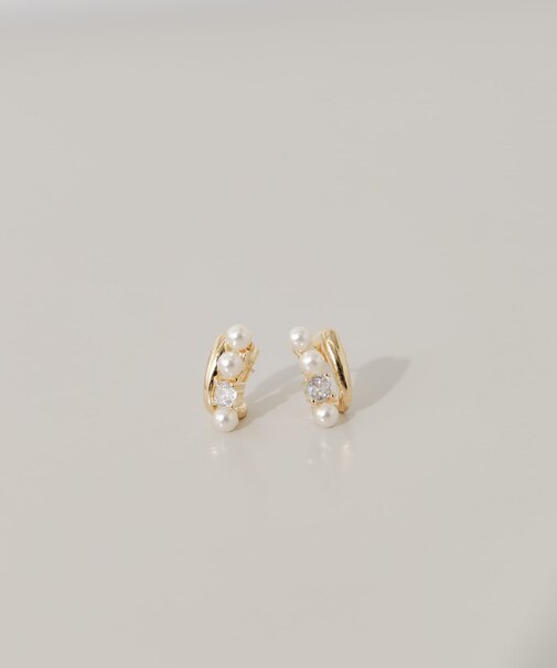 パールビジューラインピアス