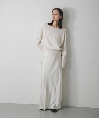 ボートネックヘアリーニット