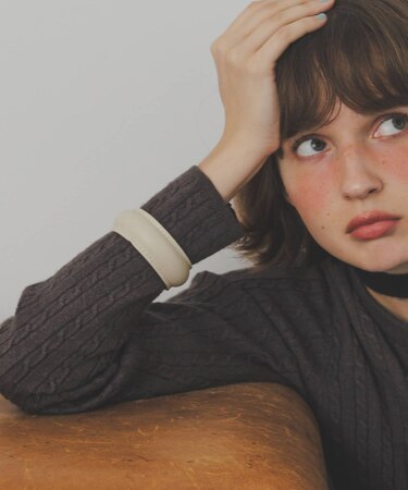 シンプルレザーバングル