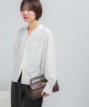 Vネックボタンデザインブラウス