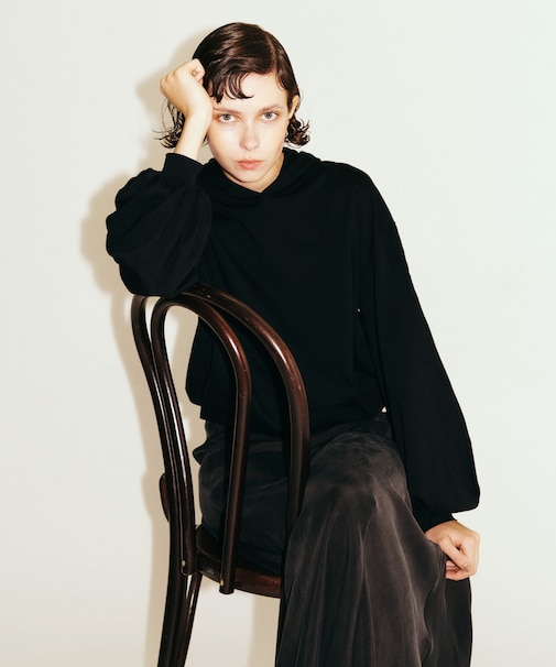 Teya　Glance Hoodie