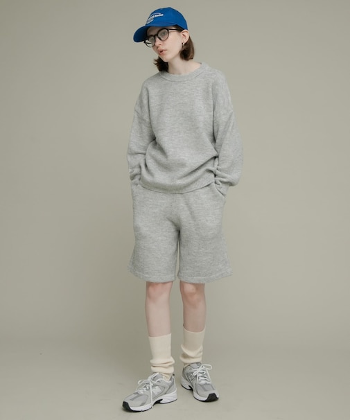 ニットプルオーバー×ショートパンツセット