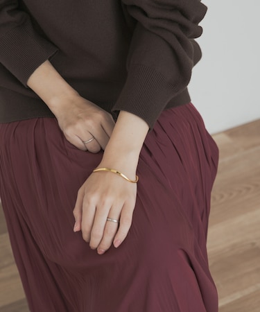 ウェーブバングル