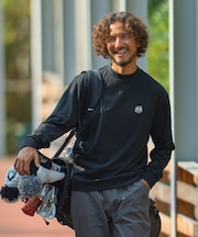 OOPS 機能付きモックネックロングTシャツ