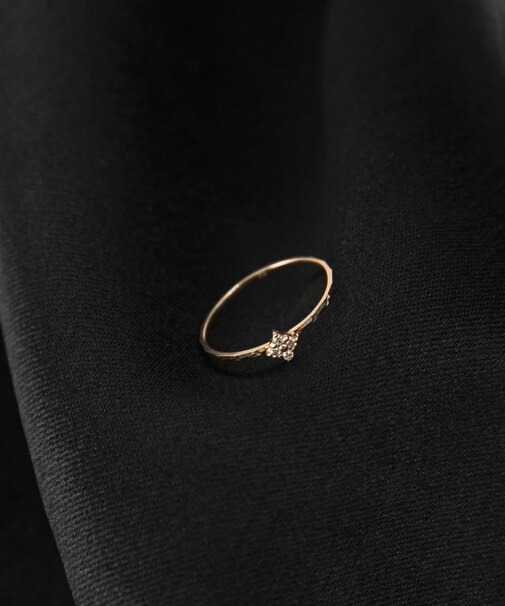 Favorible　Studs border diamond ring