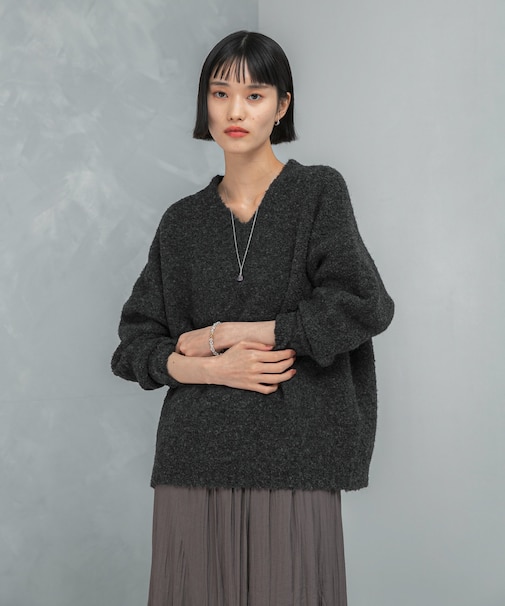 『WEB限定』Vネックカーブスリーブニット