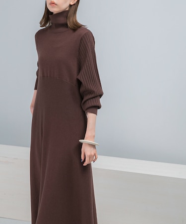 『WEB限定』タートルネックデザインスリーブワンピース