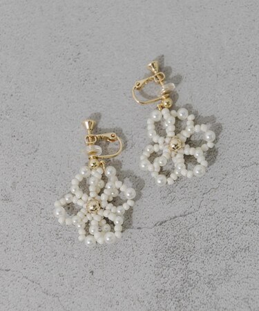 ビースフラワーイヤリング