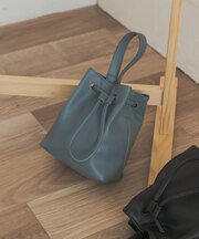 2WAYシボ巾着ショルダーバッグ