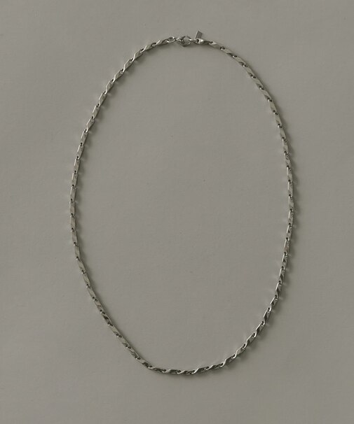 ステンレスツイストデザインチェーンネックレス