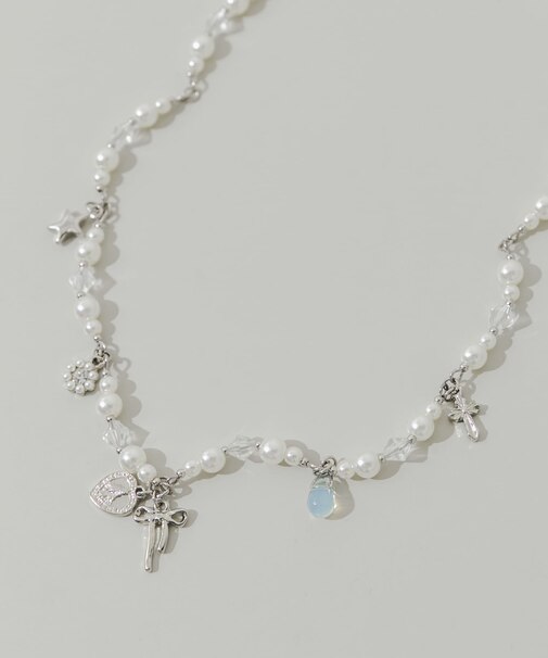 キラキラチャームパールネックレス