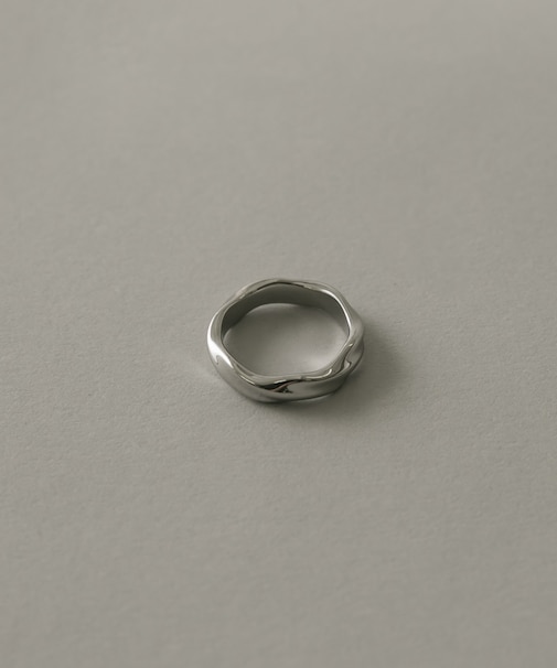 ステンレスシンプルツイストリング