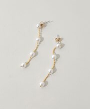 パールチェーンスウィングピアス