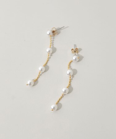 パールチェーンスウィングピアス