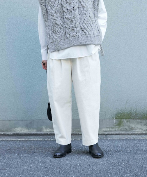 コーデュロイテーパードパンツ