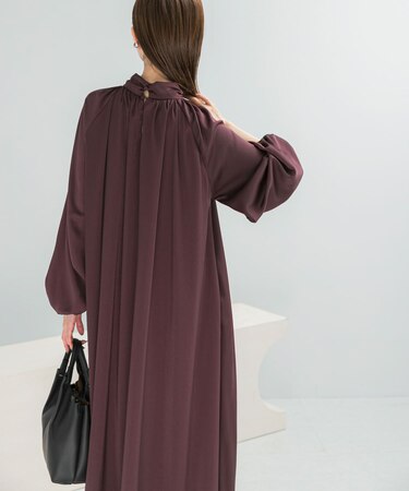 ハイネックギャザーサテンドレス