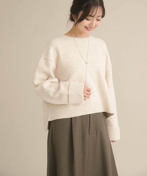 『スタッフ企画』ターンバック袖ショート丈ニット