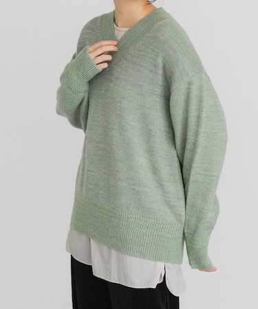 Vネックバルキーボーダーニット