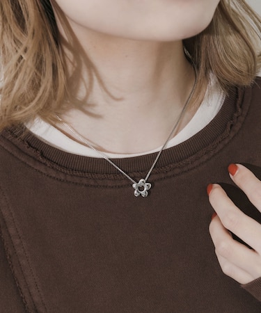 ステンレスフラワートップネックレス