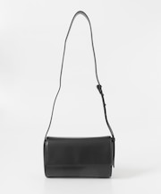 フラップショルダーバッグ