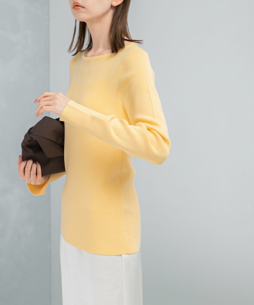 シルク混スリットスリーブリブニット