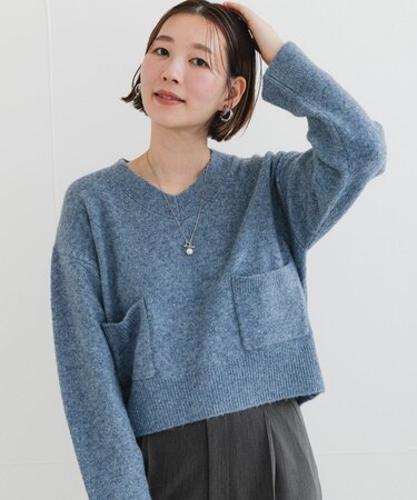 F by ROSSO　Vネック釦デザインニット