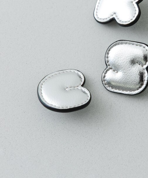 hashibami　アルファベットピンズ