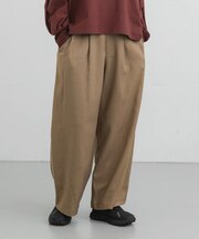 タックカーブラインパンツ