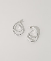 ニュアンスメタルレイヤードフープピアス