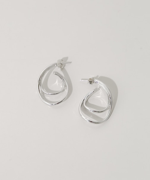 ニュアンスメタルレイヤードフープピアス