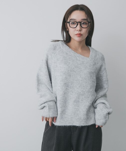 アシメネックニット