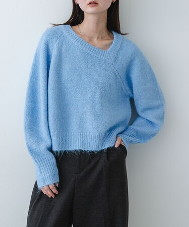 アシメネックニット