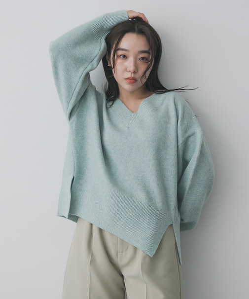 『洗濯可』サイドスリットVネックニット