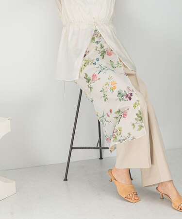 ボタニカルプリントスカーフ