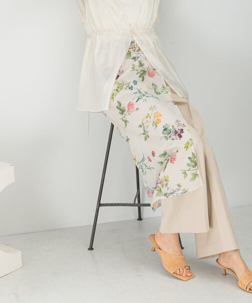 ボタニカルプリントスカーフ