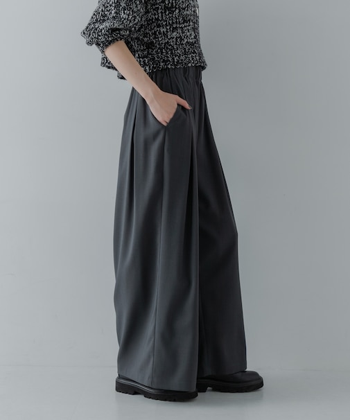 ストレッチタックギャザーワイドパンツ