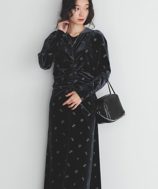 ベロアシャーリングドレス