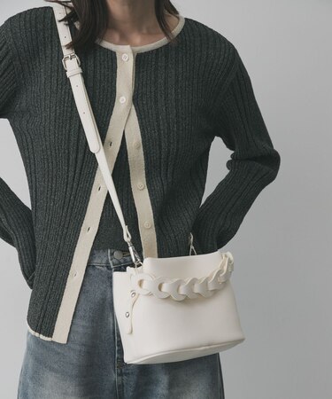 チェーンハンドルパフバッグ